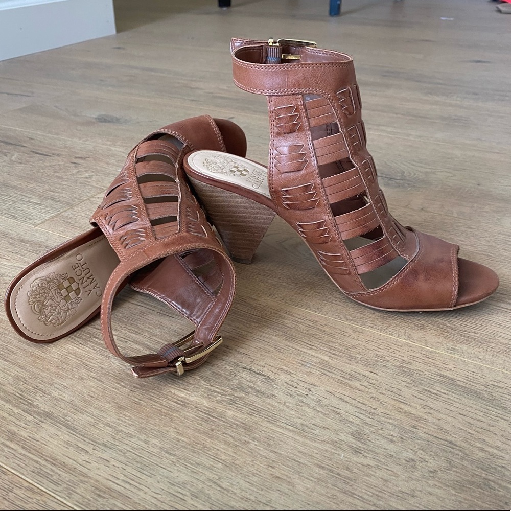 Vince Camuto Heels • Brown Leather. Size 7.